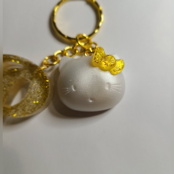 Hello Kitty Iridescent Charm - Add-On for Gold Glitter Key Chain - Picture 2 of 4